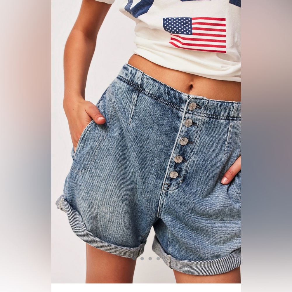 We The Free Osaka Relaxed Shorts - Color: Spring Garden